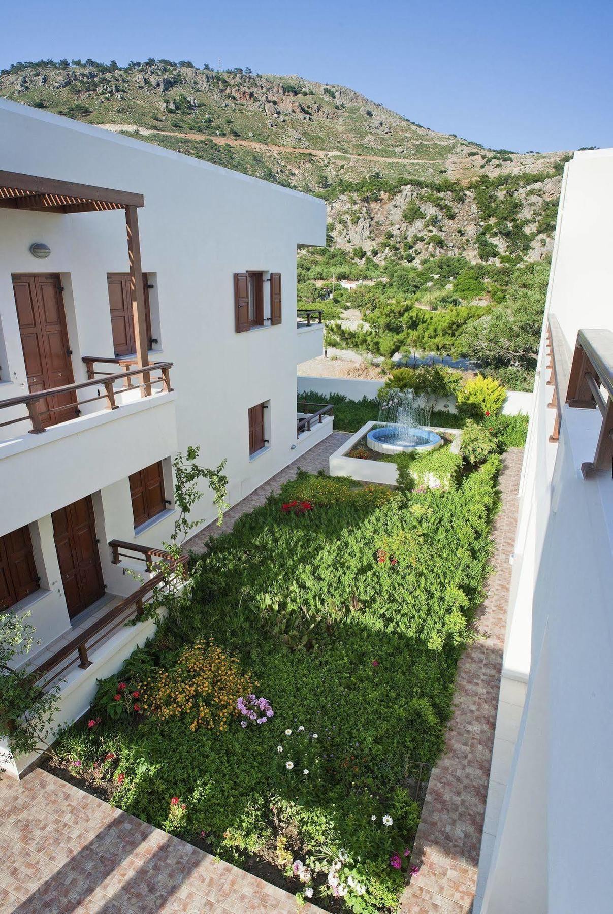 Syia Hotel Sougia Exterior foto